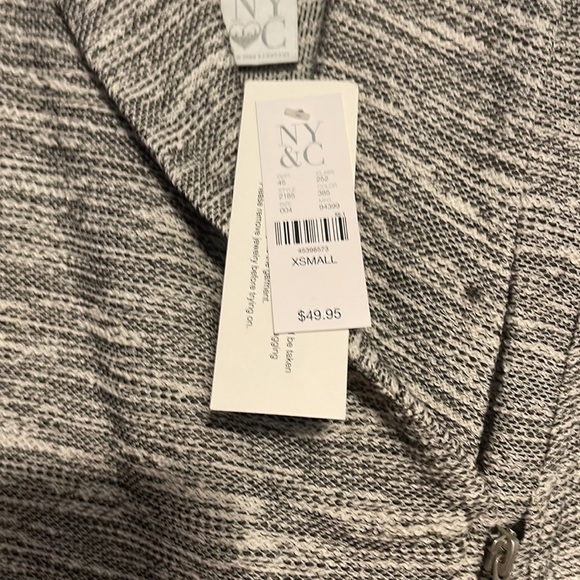 NWT New York & Company asymmetrical zipper sleeveless sweater vest size XS - Picture 3 of 9